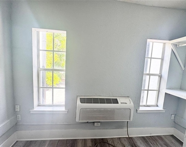 704 Cordova Drive - Photo Thumbnail 14