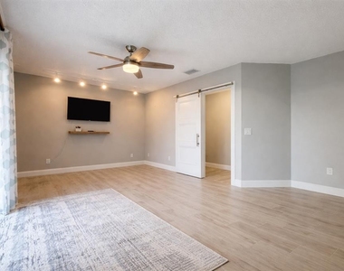 1244 Beachside - Photo Thumbnail 5