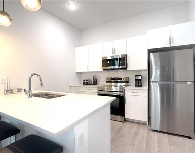 332 Famagusta Drive - Photo Thumbnail 3