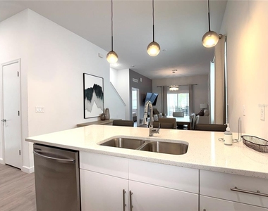 332 Famagusta Drive - Photo Thumbnail 6