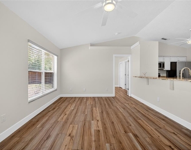 10748 Siena Dr - Photo Thumbnail 20