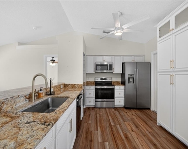 10748 Siena Dr - Photo Thumbnail 25