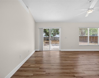 10748 Siena Dr - Photo Thumbnail 17