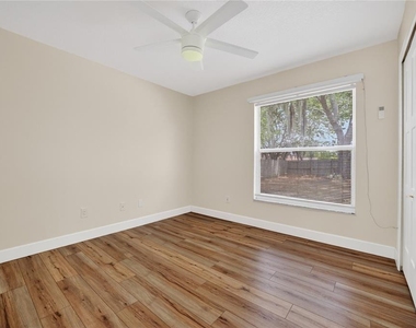 10748 Siena Dr - Photo Thumbnail 6