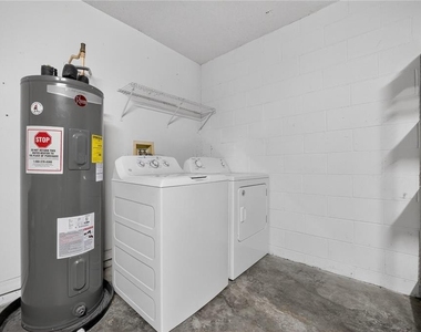 10748 Siena Dr - Photo Thumbnail 30