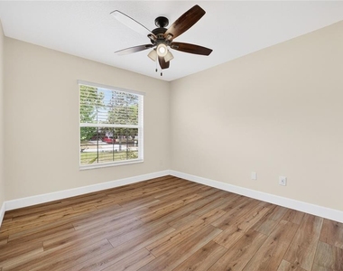 10748 Siena Dr - Photo Thumbnail 10