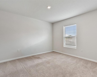 1463 Swan Court - Photo Thumbnail 7
