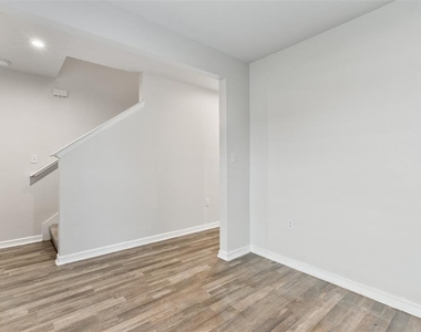 1463 Swan Court - Photo Thumbnail 23