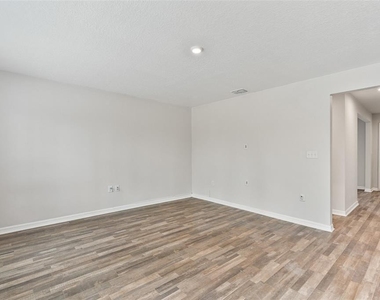1463 Swan Court - Photo Thumbnail 29