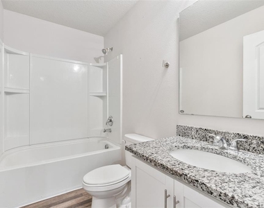 1463 Swan Court - Photo Thumbnail 6