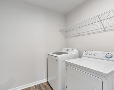 1463 Swan Court - Photo Thumbnail 10