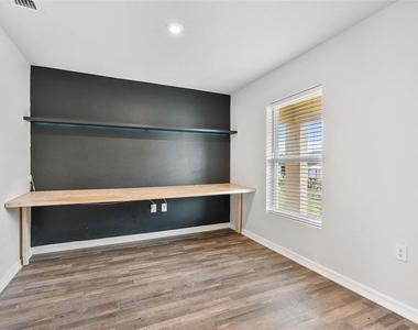 1463 Swan Court - Photo Thumbnail 20