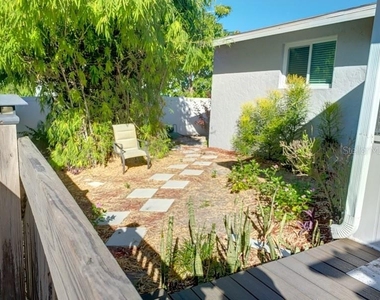 323 Dolphin Parkway - Photo Thumbnail 18