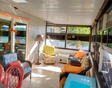 323 Dolphin Parkway - Photo Thumbnail 12