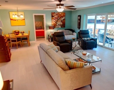 323 Dolphin Parkway - Photo Thumbnail 6