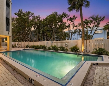 5611 Gulf Of Mexico Drive - Photo Thumbnail 5