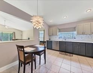 4510 Sanibel Way - Photo Thumbnail 5