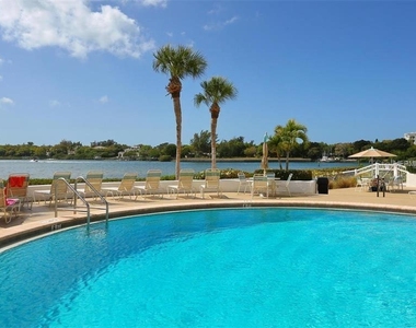 1634 Stickney Point Road - Photo Thumbnail 9