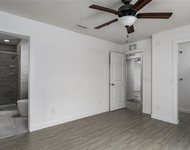208 Cape Harbour Loop - Photo Thumbnail 17