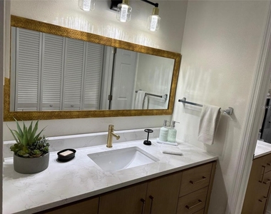 5246 Wedgewood Lane - Photo Thumbnail 23