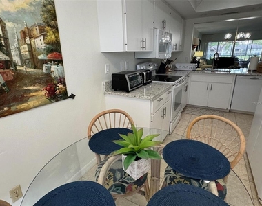 5246 Wedgewood Lane - Photo Thumbnail 10