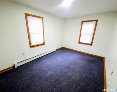 387 Putnam Pike - Photo Thumbnail 13