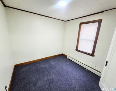 387 Putnam Pike - Photo Thumbnail 9