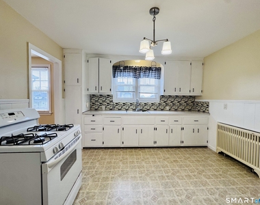47 Clover Street - Photo Thumbnail 2
