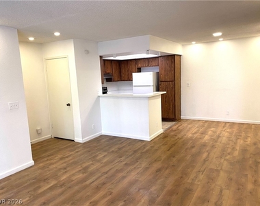 1455 E Katie Avenue - Photo Thumbnail 9
