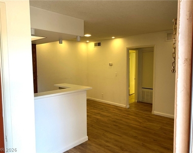 1455 E Katie Avenue - Photo Thumbnail 5