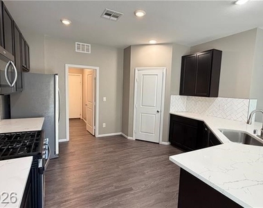 4525 Cougar Avenue - Photo Thumbnail 4