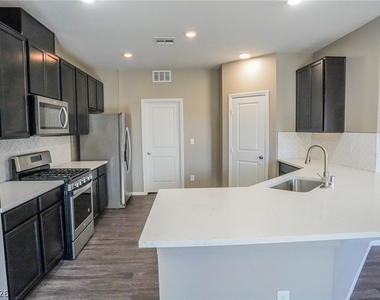 4525 Cougar Avenue - Photo Thumbnail 13