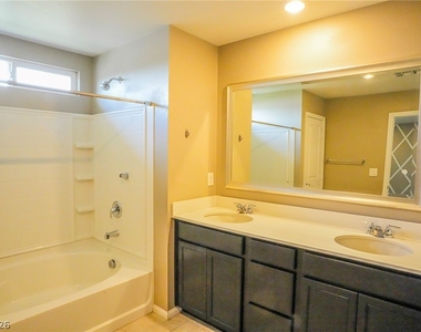 4525 Cougar Avenue - Photo Thumbnail 17