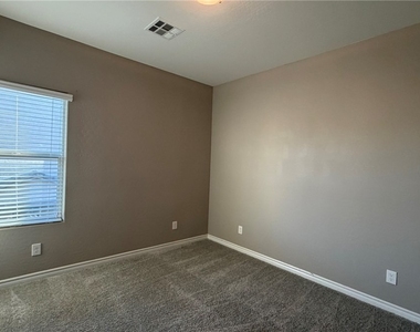 6943 Denio Island Street - Photo Thumbnail 29
