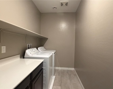 6943 Denio Island Street - Photo Thumbnail 23