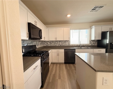 3720 Brilliant Sunset Street - Photo Thumbnail 6