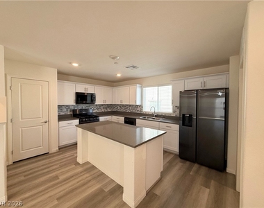 3720 Brilliant Sunset Street - Photo Thumbnail 8