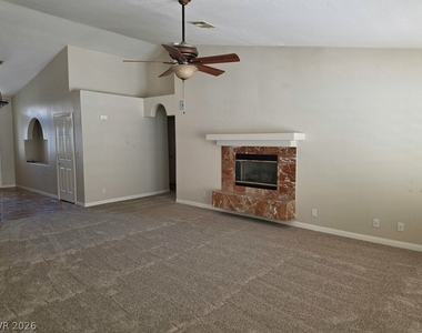 6912 Green Island Avenue - Photo Thumbnail 1