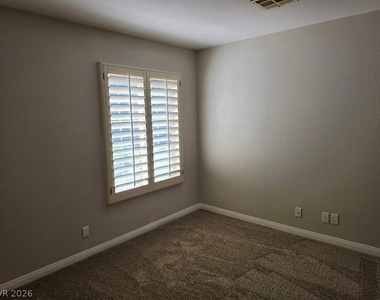 6912 Green Island Avenue - Photo Thumbnail 4