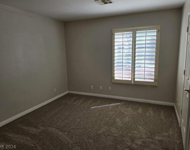 6912 Green Island Avenue - Photo Thumbnail 5