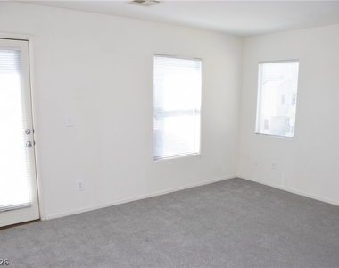 9440 Crimson Sky Street - Photo Thumbnail 14