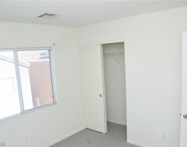 9440 Crimson Sky Street - Photo Thumbnail 26