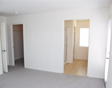 9440 Crimson Sky Street - Photo Thumbnail 16