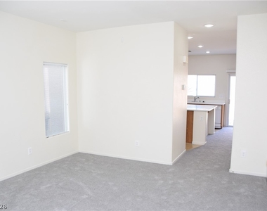 9440 Crimson Sky Street - Photo Thumbnail 5