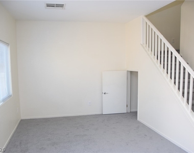 9440 Crimson Sky Street - Photo Thumbnail 11