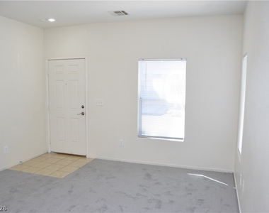 9440 Crimson Sky Street - Photo Thumbnail 6