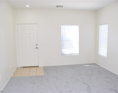 9440 Crimson Sky Street - Photo Thumbnail 7