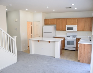 9440 Crimson Sky Street - Photo Thumbnail 12