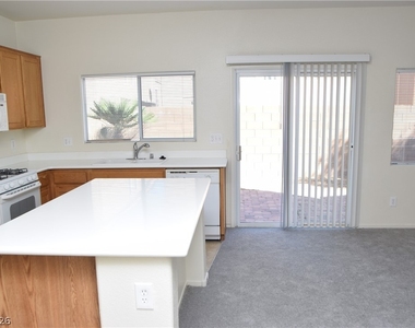 9440 Crimson Sky Street - Photo Thumbnail 10