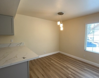 2753 Kline Circle - Photo Thumbnail 3